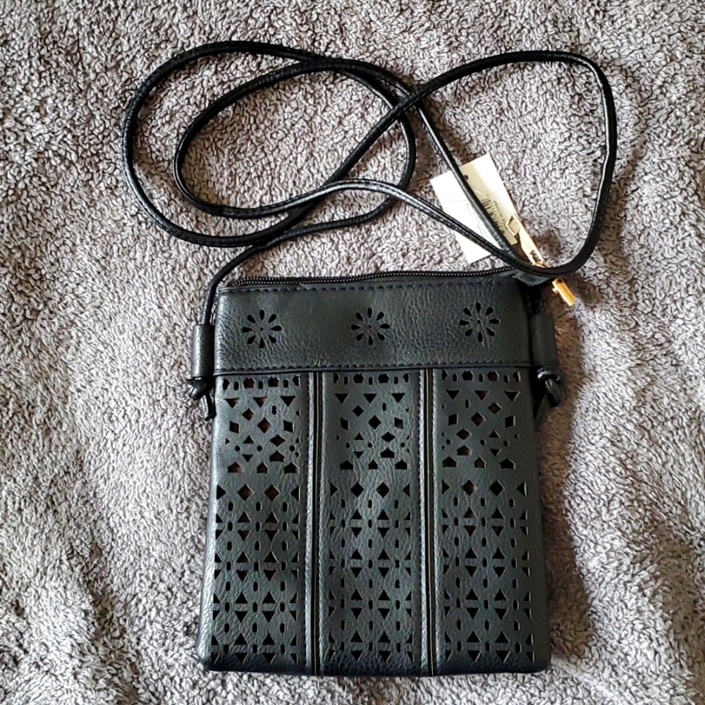 🖤hp🖤 NWT Ashwood: Cut-out detail, crossbody faux-leather bag, small, black - Picture 1 of 5